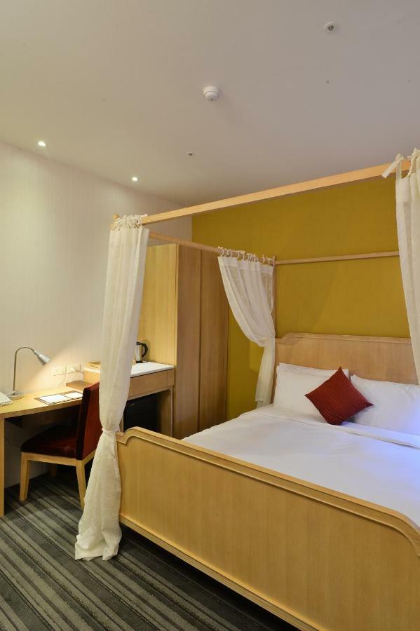 In Young Hotel Kaohsiung Exterior foto