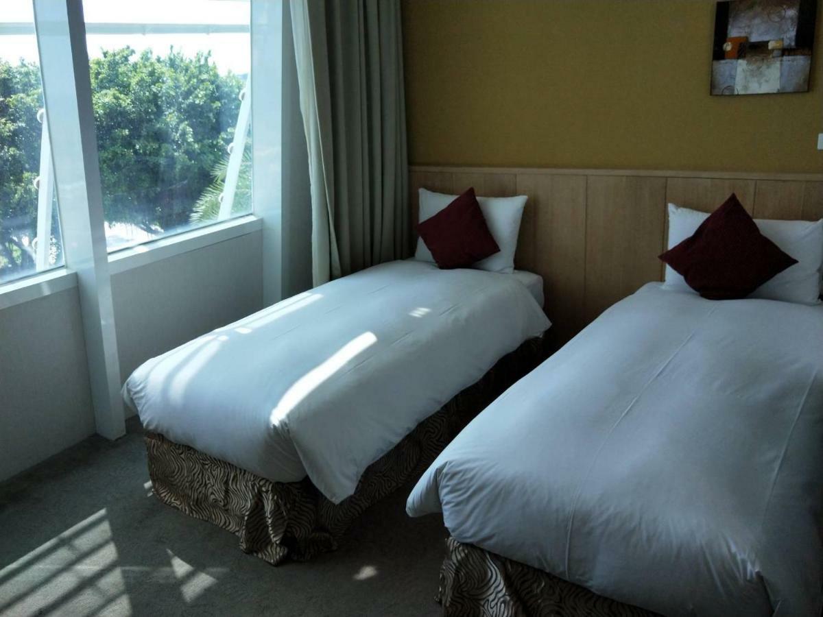 In Young Hotel Kaohsiung Exterior foto